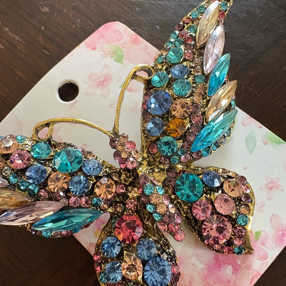 Colorful Butterfly Brooch - Picture 16 of 17